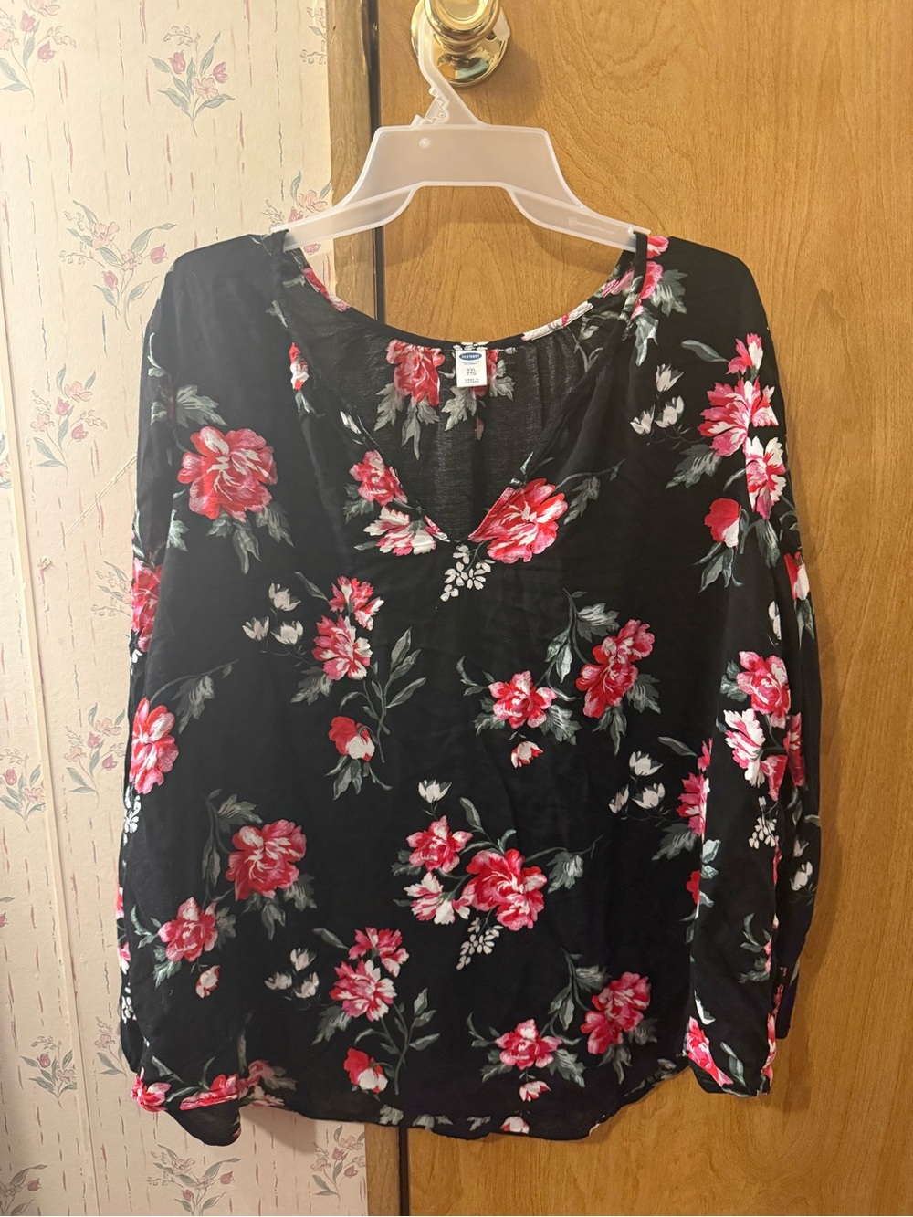 Black Floral V-Neck Women's Blouse - Red Floral Print